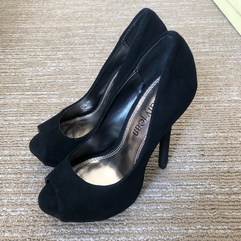 Cathy Jean Peep-toe Heels - size 5M